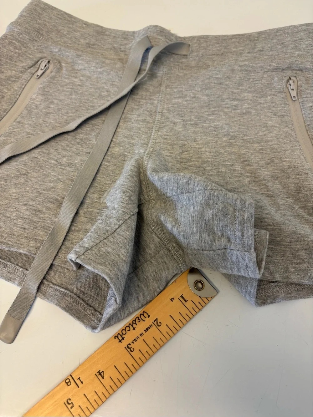 Alo Yoga Drawstring Front Zip Pockets Shorts Women’s Size XS